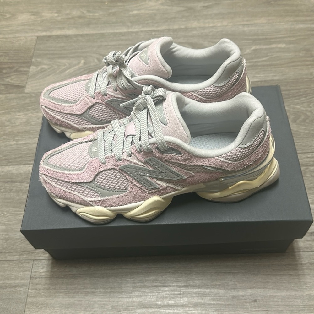 New Balance 9060